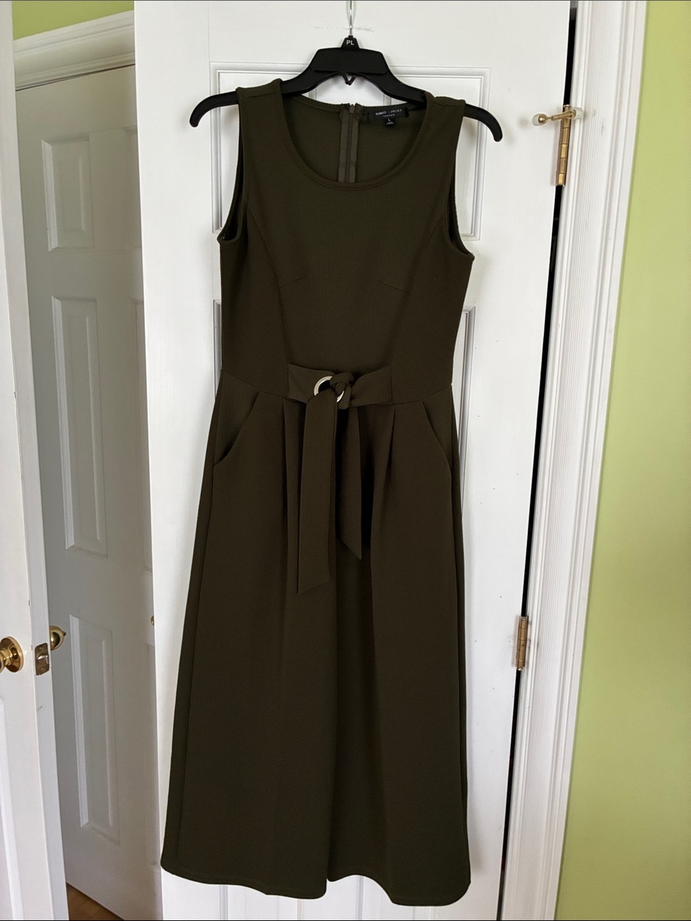 Romeo.Juliet Sleeveless Olive Green Belted Wide Leg Jumpsuit. Size L - Picture 7 of 7